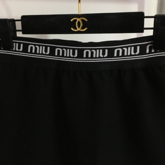 This year's big trend skirt 2023SS MIU MIU Miu Miu This year's big trend skirt 2023SS MIU MIU Miu Miu
