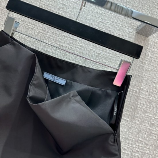 PRADA Prada luxury brand super cheap special price 2023SS half skirt PRADA Prada luxury brand super cheap special price 2023SS half skirt