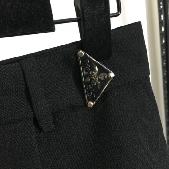 PRADA Prada cool 2023SS half skirt PRADA Prada cool 2023SS half skirt