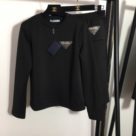PRADA Prada superior quality 2023SS pullover + tight skirt 2 point setup PRADA Prada superior quality 2023SS pullover + tight skirt 2 point setup