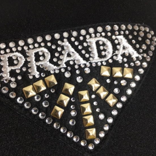 PRADA Prada superior quality 2023SS pullover + tight skirt 2 point setup PRADA Prada superior quality 2023SS pullover + tight skirt 2 point setup