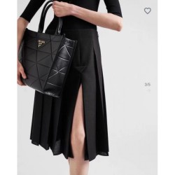 PRADA Prada 2023SS Pleated skirt Love at first sight
