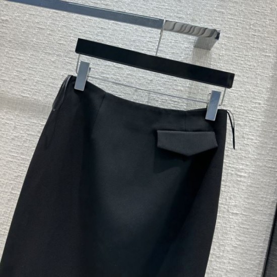 2023FW Tight Skirt PRADA Prada Much Attention Domestic Sold Out Limited Quantity 2023FW Tight Skirt PRADA Prada Much Attention Domestic Sold Out Limited Quantity