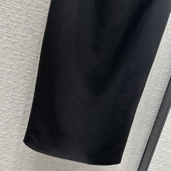 2023FW Tight Skirt PRADA Prada Much Attention Domestic Sold Out Limited Quantity 2023FW Tight Skirt PRADA Prada Much Attention Domestic Sold Out Limited Quantity