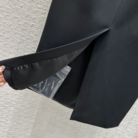 2023FW Tight Skirt PRADA Prada Much Attention Domestic Sold Out Limited Quantity 2023FW Tight Skirt PRADA Prada Much Attention Domestic Sold Out Limited Quantity
