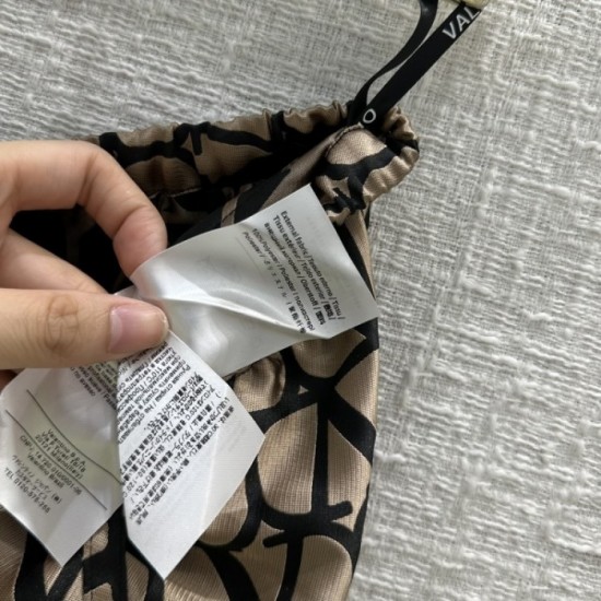 Favorite classy skirt 2023SS VALENTINO Valentino Favorite classy skirt 2023SS VALENTINO Valentino