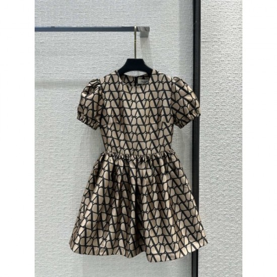 A lot of celebrities love one piece 2023SS VALENTINO Valentino A lot of celebrities love one piece 2023SS VALENTINO Valentino