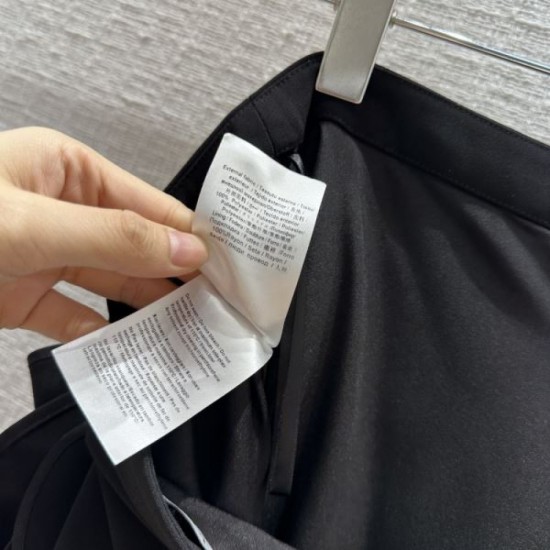VALENTINO Latest popular 2023FW long skirt VALENTINO Latest popular 2023FW long skirt