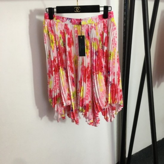 Satisfying new summer short-sleeved T-shirt + pleated skirt top and bottom set 2023SS VERSACE Versace Satisfying new summer short-sleeved T-shirt + pleated skirt top and bottom set 2023SS VERSACE Versace