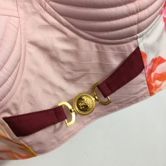 VERSACE Versace 2023SS top and bottom set limited quantity only VERSACE Versace 2023SS top and bottom set limited quantity only