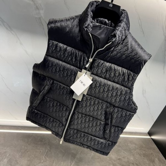 DIOR Dior Down Jacket 2023FW A popular item that has been used for several years DIOR Dior Down Jacket 2023FW A popular item that has been used for several years