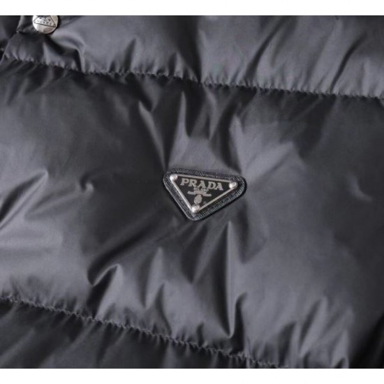 PRADA Down Jacket 2023FW Must-buy for adults this fall/winter PRADA Down Jacket 2023FW Must-buy for adults this fall/winter