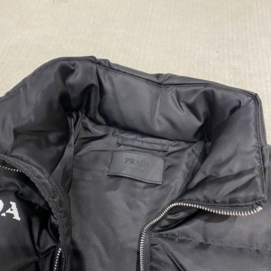 PRADA Down Jacket 2023FW Fashion Trends PRADA Down Jacket 2023FW Fashion Trends