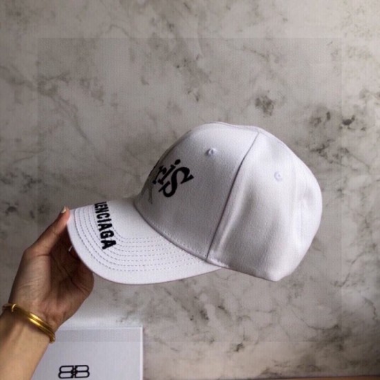 BALENCIAGA Balenciaga 2023SS hat that will definitely be popular this summer BALENCIAGA Balenciaga 2023SS hat that will definitely be popular this summer
