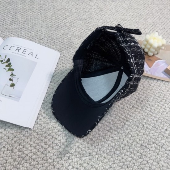 2023FW Hat CHANEL Chanel who plays an active part in this autumn / winter coordination 2023FW Hat CHANEL Chanel who plays an active part in this autumn / winter coordination