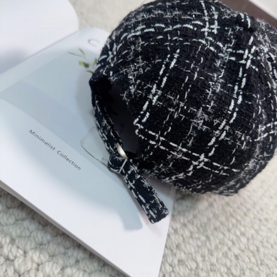 2023FW Hat CHANEL Chanel who plays an active part in this autumn / winter coordination 2023FW Hat CHANEL Chanel who plays an active part in this autumn / winter coordination