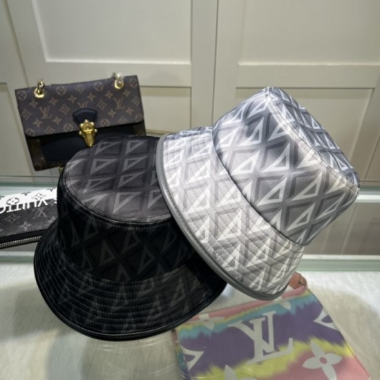 Brand new DIOR Dior 2023SS hat that can't wait for summer Brand new DIOR Dior 2023SS hat that can't wait for summer