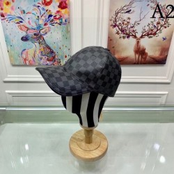 Brand new LOUIS VUITTON Louis Vuitton 2023SS hat with suppressed popularity