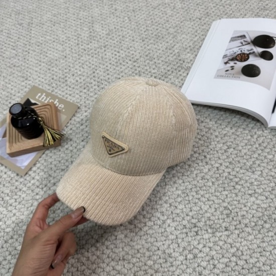 2023FW Hat Transformed into a beautiful outfit PRADA Prada 2023FW Hat Transformed into a beautiful outfit PRADA Prada