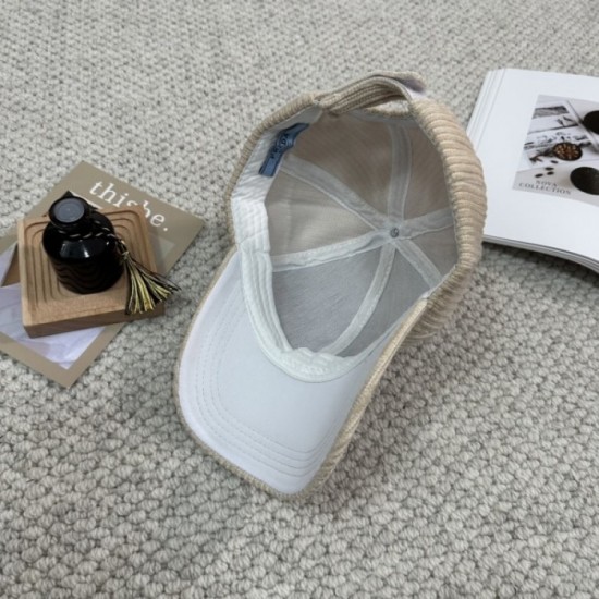 2023FW Hat Transformed into a beautiful outfit PRADA Prada 2023FW Hat Transformed into a beautiful outfit PRADA Prada