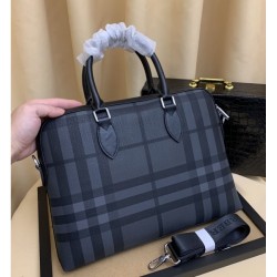 Item 2023SS BURBERRY Burberry briefcase with a strong presence