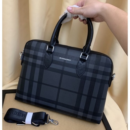 Item 2023SS BURBERRY Burberry briefcase with a strong presence Item 2023SS BURBERRY Burberry briefcase with a strong presence