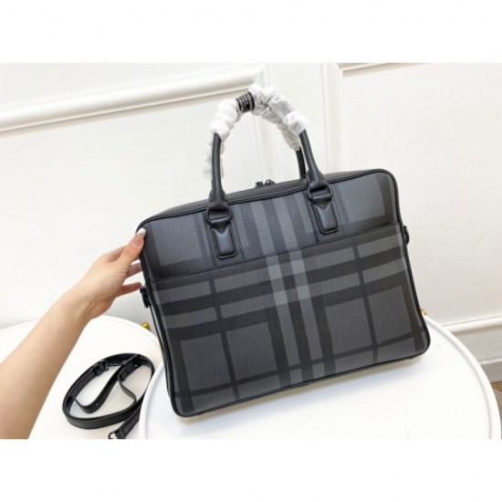 Eye-catching style this summer 2023SS BURBERRY Burberry Briefcase Eye-catching style this summer 2023SS BURBERRY Burberry Briefcase