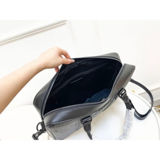 Eye-catching style this summer 2023SS BURBERRY Burberry Briefcase Eye-catching style this summer 2023SS BURBERRY Burberry Briefcase