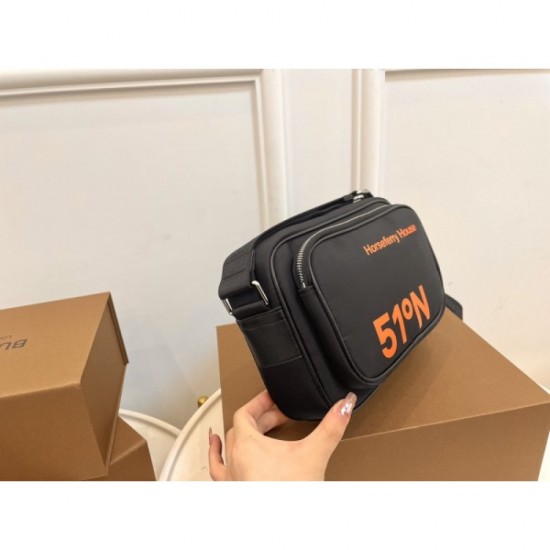 2023SS BURBERRY Burberry shoulder bag to put in this summer 2023SS BURBERRY Burberry shoulder bag to put in this summer