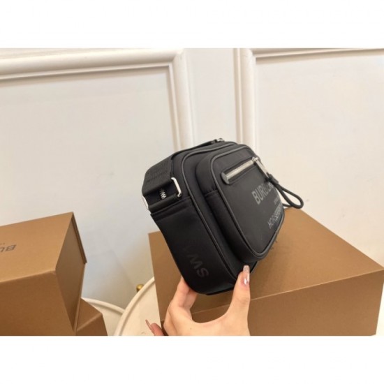 Stock clearance sale this summer 2023SS BURBERRY Burberry shoulder bag Stock clearance sale this summer 2023SS BURBERRY Burberry shoulder bag