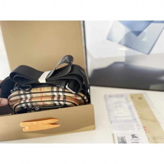 This summer's latest popular sale 2023SS BURBERRY Burberry shoulder bag This summer's latest popular sale 2023SS BURBERRY Burberry shoulder bag