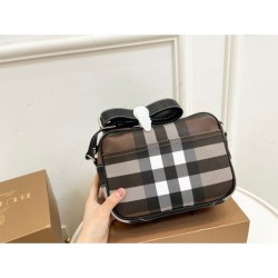 Especially this season's spring and summer attention 2023SS BURBERRY Burberry shoulder bag
