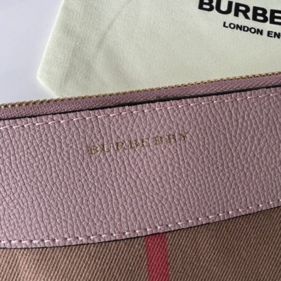 New items are sold out 2023FW BURBERRY Burberry clutch bag New items are sold out 2023FW BURBERRY Burberry clutch bag