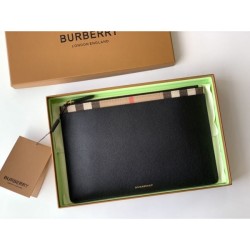 Latest and guaranteed to be sold out 2023FW BURBERRY Burberry clutch bag
