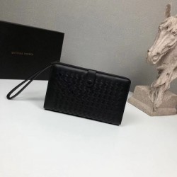 BURBERRY Burberry clutch bag 2023FW will definitely be popular this winter too