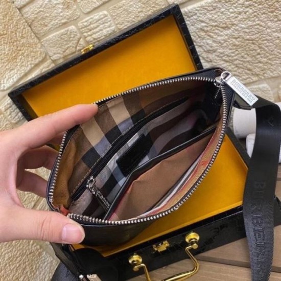 BURBERRY Burberry shoulder bag 2023FW Both are popular BURBERRY Burberry shoulder bag 2023FW Both are popular