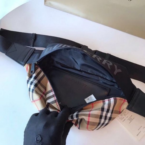 BURBERRY Waist bag 2023FW Vest style items BURBERRY Waist bag 2023FW Vest style items