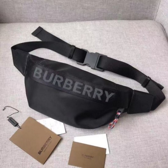 BURBERRY Waist bag 2023FW Gives a casual feel BURBERRY Waist bag 2023FW Gives a casual feel