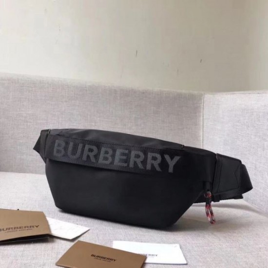 BURBERRY Waist bag 2023FW Gives a casual feel BURBERRY Waist bag 2023FW Gives a casual feel
