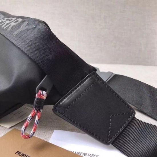 BURBERRY Waist bag 2023FW Gives a casual feel BURBERRY Waist bag 2023FW Gives a casual feel