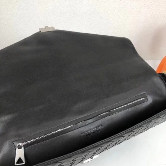 Seasonal Item 2023SS BOTTEGA VENETA Briefcase Seasonal Item 2023SS BOTTEGA VENETA Briefcase