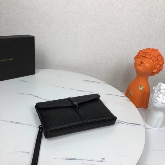 Almost sold out 2023SS BOTTEGA VENETA Clutch bag Almost sold out 2023SS BOTTEGA VENETA Clutch bag