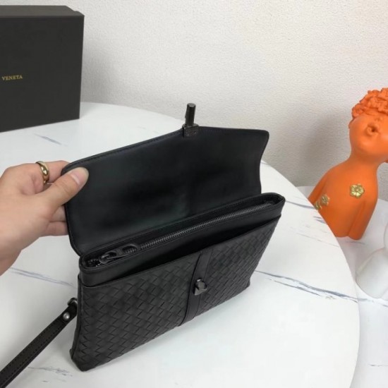 Almost sold out 2023SS BOTTEGA VENETA Clutch bag Almost sold out 2023SS BOTTEGA VENETA Clutch bag
