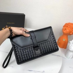 Hard to find 2023SS BOTTEGA VENETA Bottega Veneta clutch bag