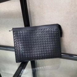 Early sold out 2023SS BOTTEGA VENETA Clutch bag