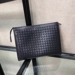 Early sold out 2023SS BOTTEGA VENETA Clutch bag