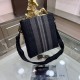 Stylish presence 2023FW BOTTEGA VENETA Bottega Veneta men's shoulder bag Stylish presence 2023FW BOTTEGA VENETA Bottega Veneta men's shoulder bag