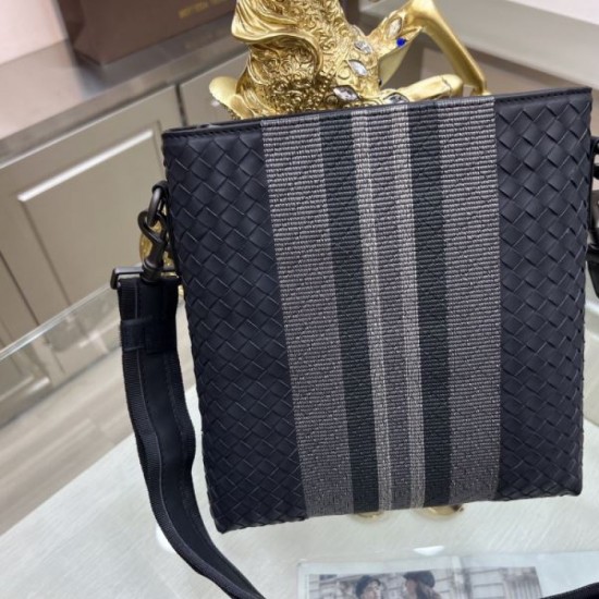 Stylish presence 2023FW BOTTEGA VENETA Bottega Veneta men's shoulder bag Stylish presence 2023FW BOTTEGA VENETA Bottega Veneta men's shoulder bag