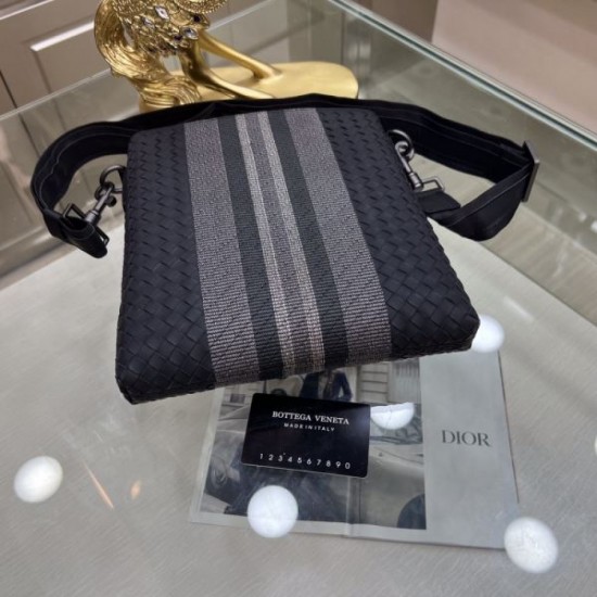 Stylish presence 2023FW BOTTEGA VENETA Bottega Veneta men's shoulder bag Stylish presence 2023FW BOTTEGA VENETA Bottega Veneta men's shoulder bag