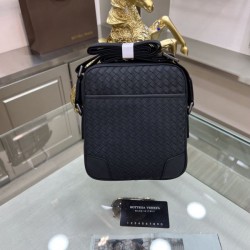 Limited Time Sale 2023FW BOTTEGA VENETA Bottega Veneta Men's Shoulder Bag